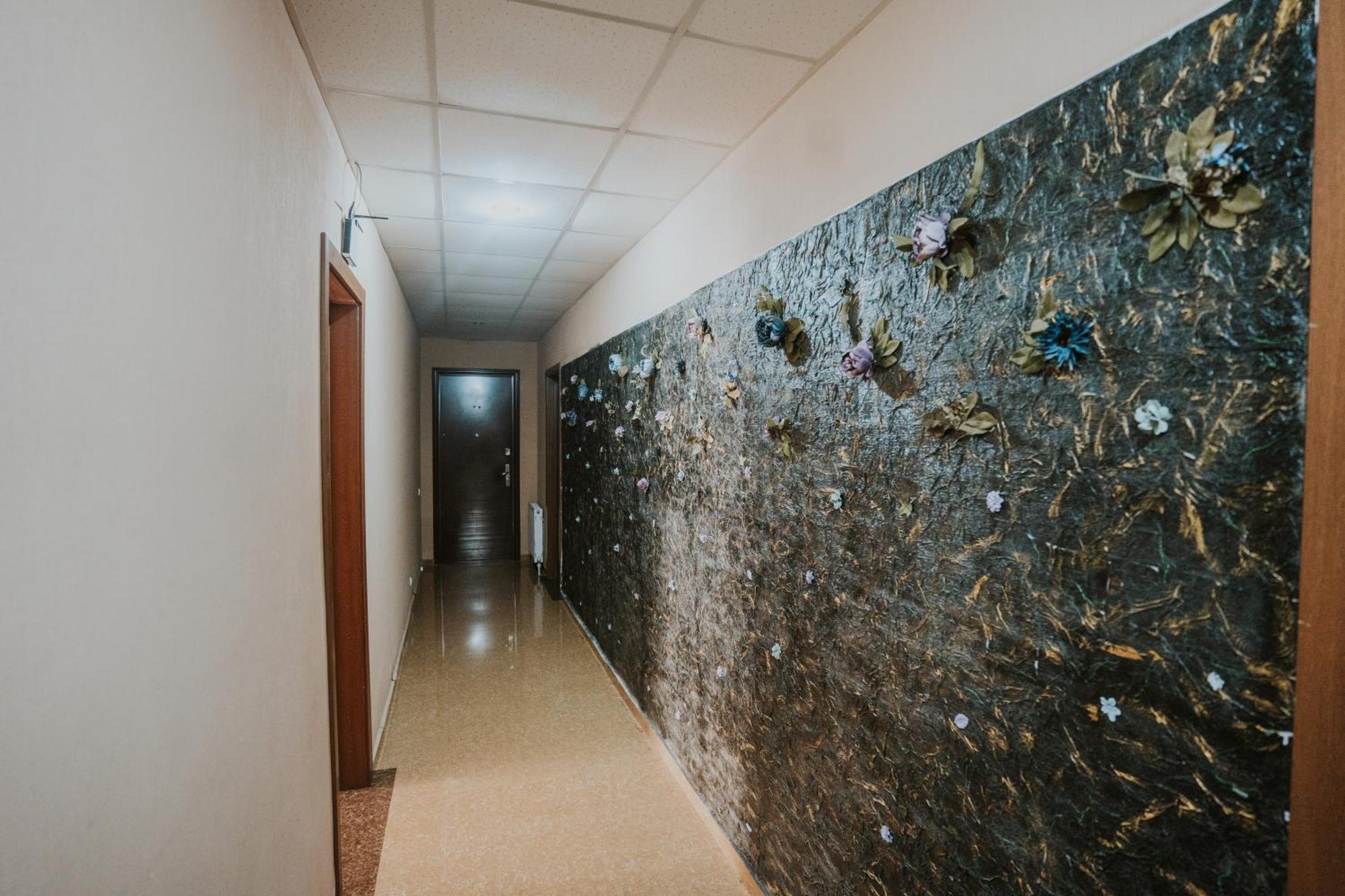 Hotel Metekhara Ambrolauri Exterior photo